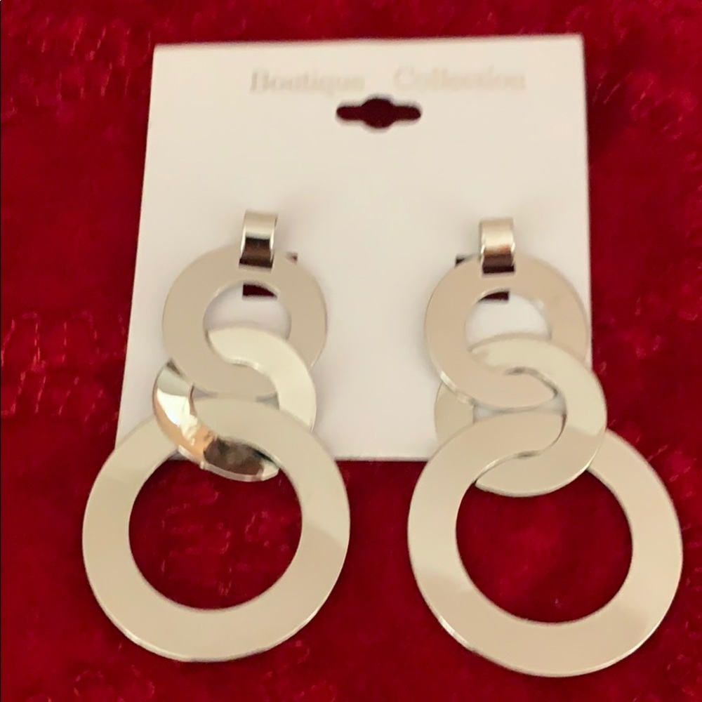 Hanging earrings silver colored loops